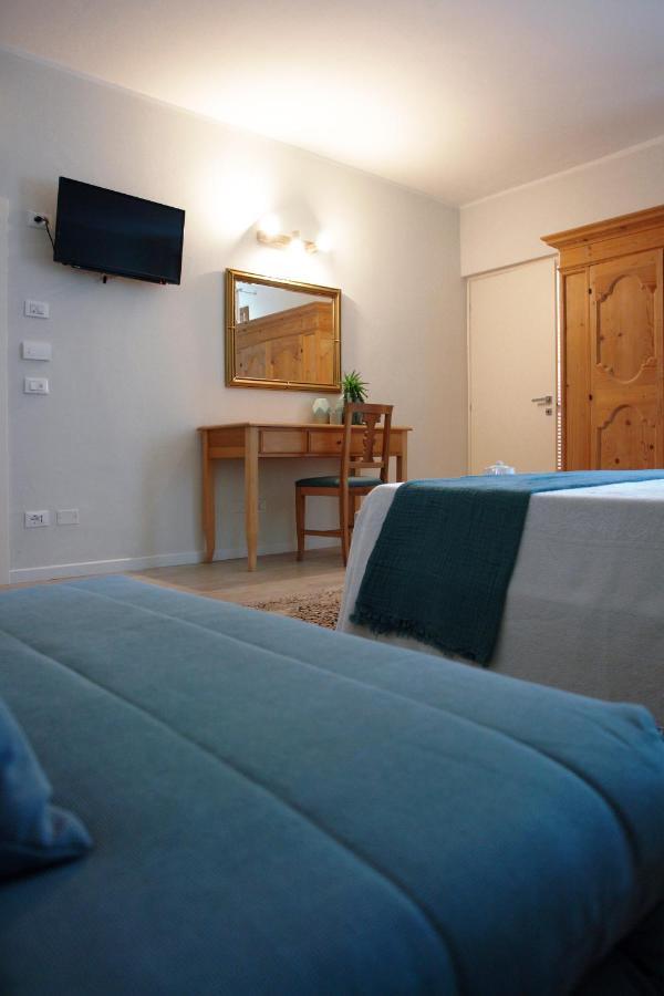 Bed And Breakfast Erilla Centenaro Exterior foto